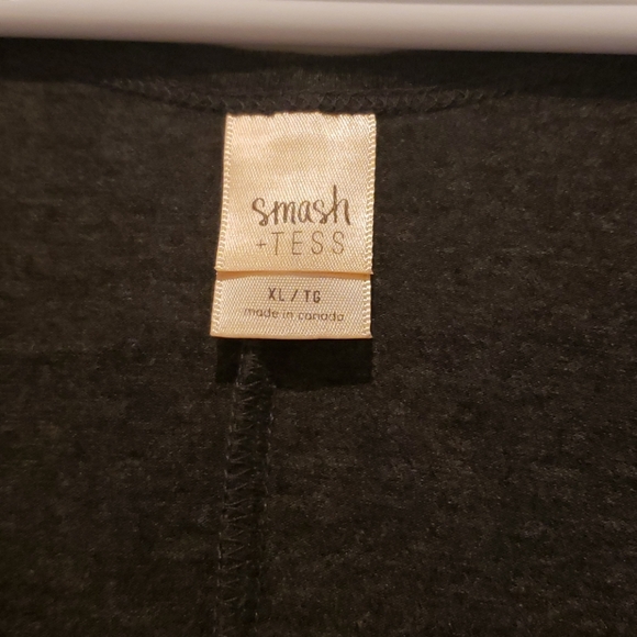 Smash and Tess Wednesday Romper XL - Picture 2 of 3